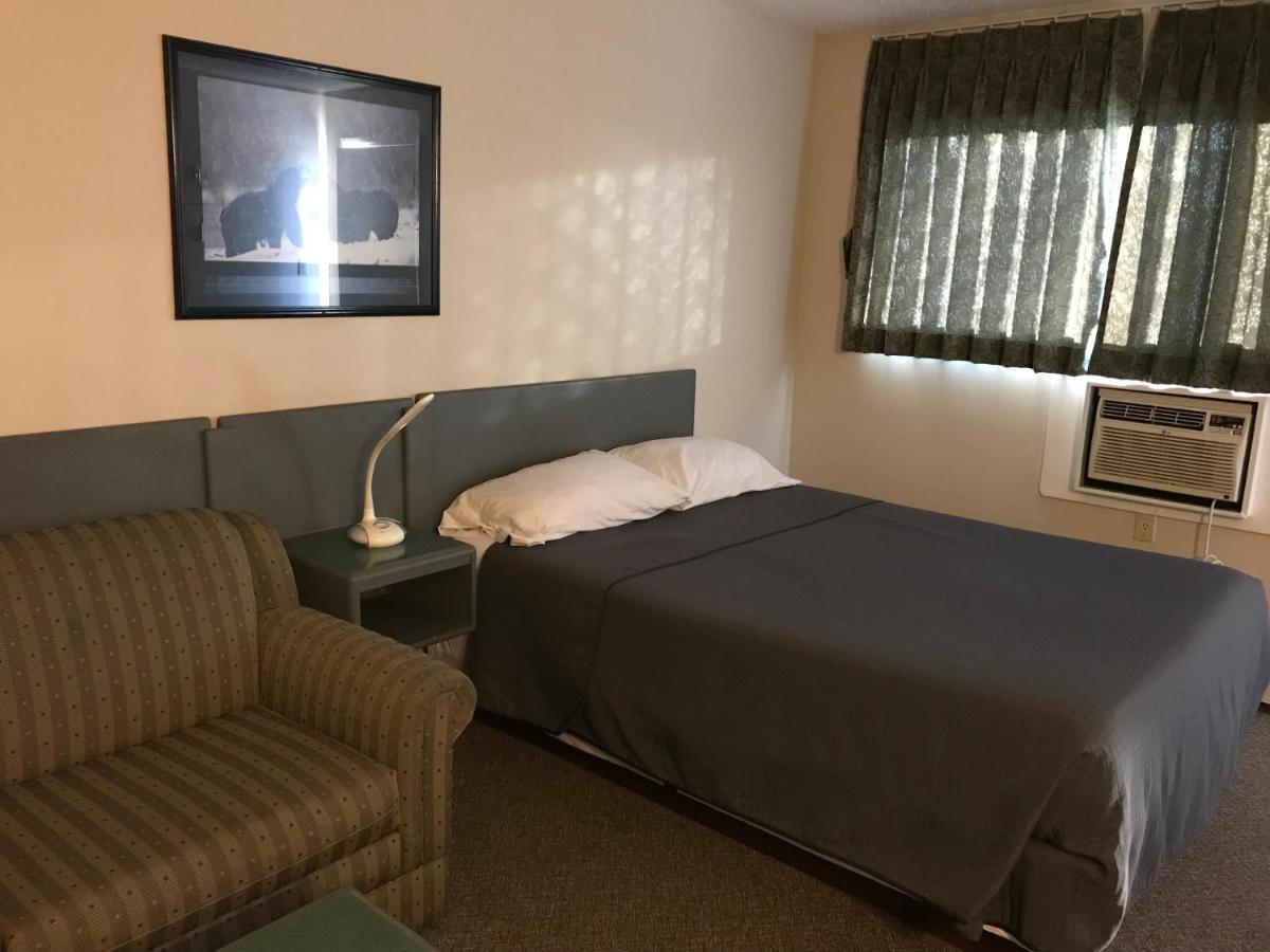 Plains Motor Inn Stettler Екстер'єр фото