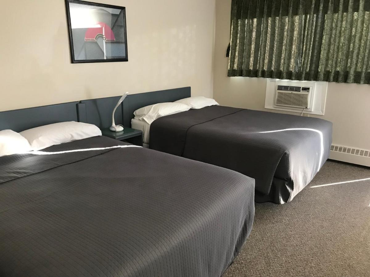 Plains Motor Inn Stettler Екстер'єр фото