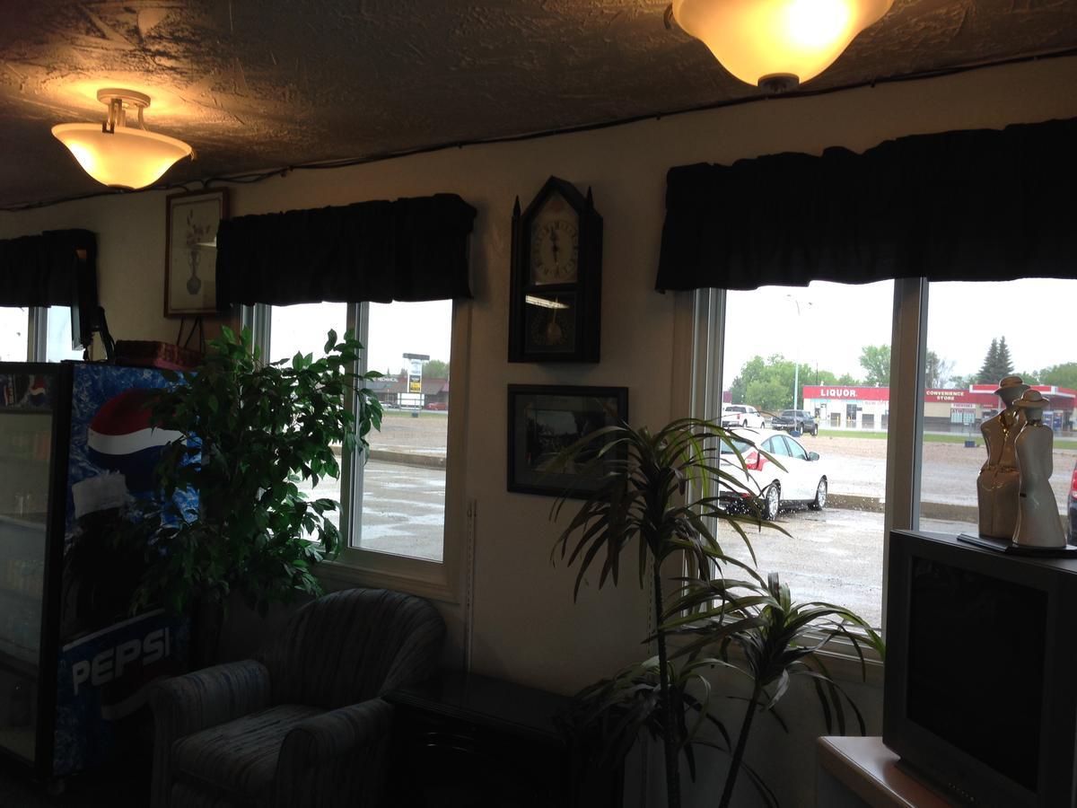 Plains Motor Inn Stettler Екстер'єр фото