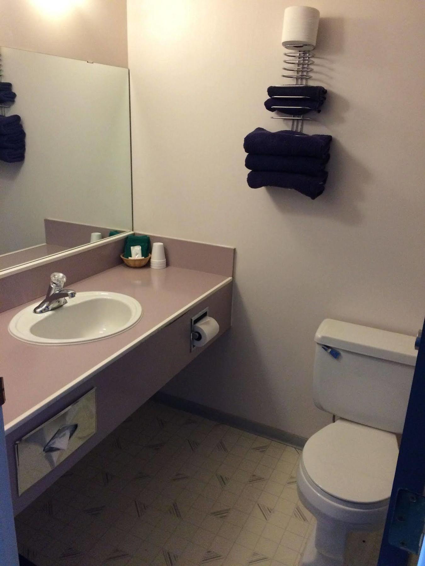 Plains Motor Inn Stettler Екстер'єр фото