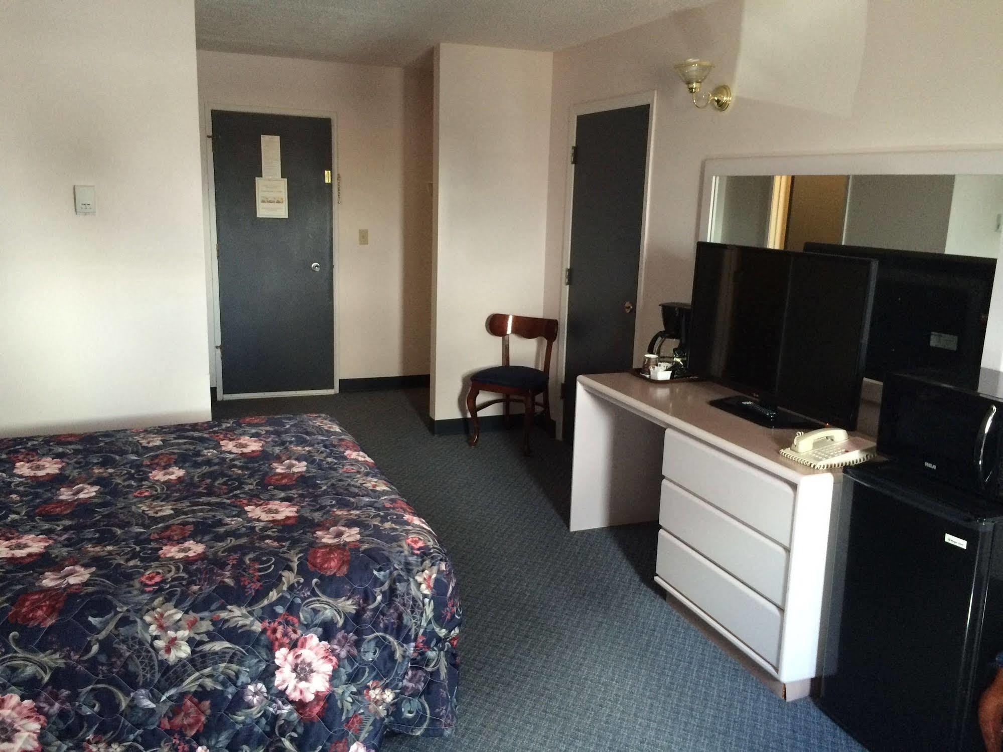 Plains Motor Inn Stettler Екстер'єр фото